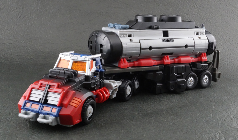 Illustration for article titled Transformers and The Morals of Third Party Products